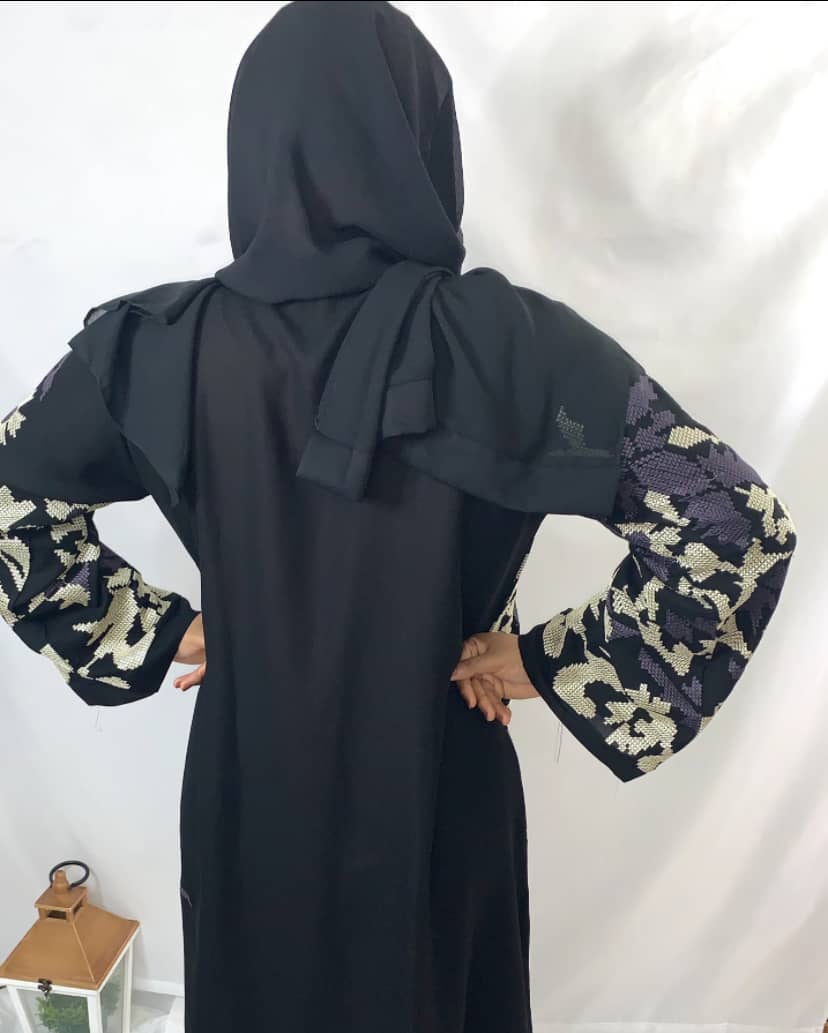 Zayna Abaya